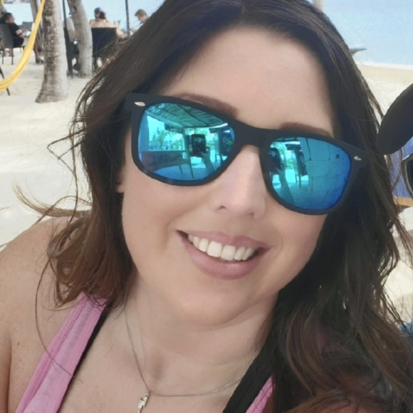 Meet Your Posher ๐๐ป - Picture 2 of 3